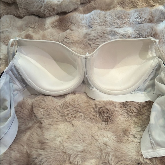 Torrid 38D underwire bra 360 Back Smoothing - Picture 2 of 3